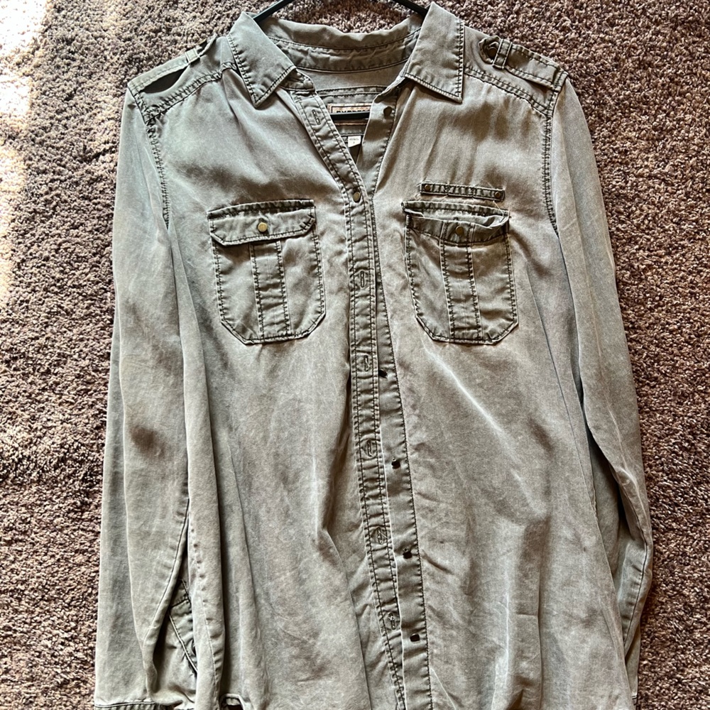 Express woman’s button down shirt Size Small